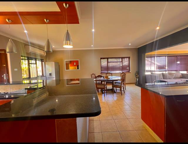 5 BEDROOM HOUSE FOR SALE IN FREELAND PARK